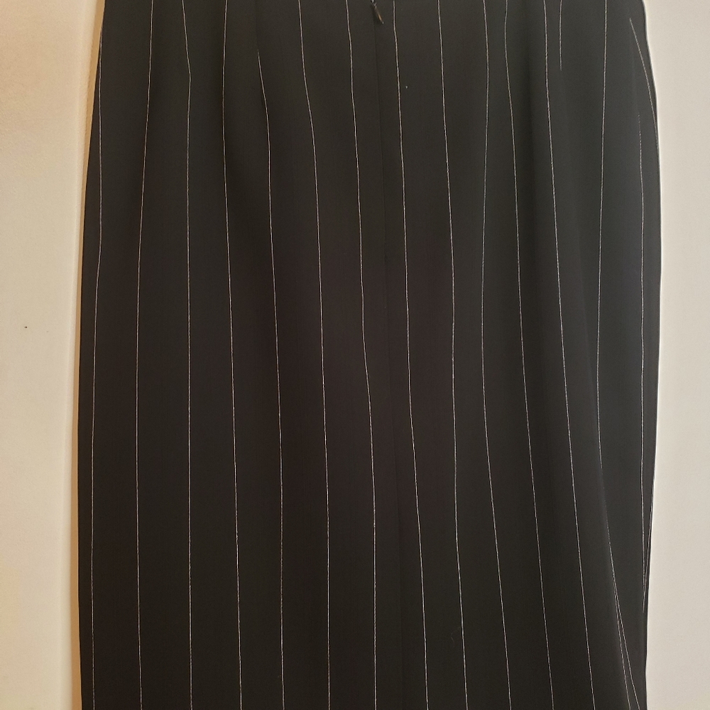 Pinstripes Skirt - Picture 2 of 4
